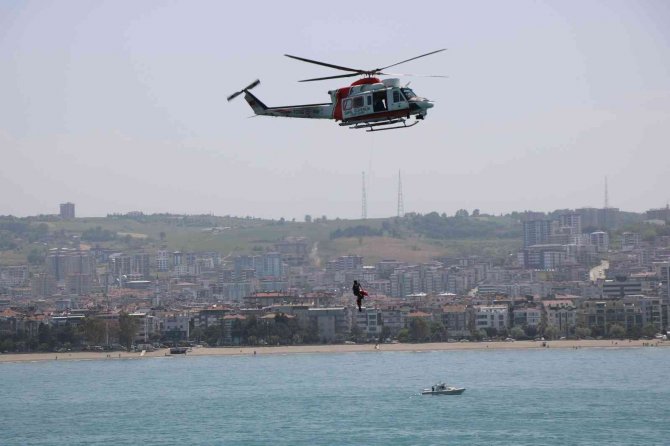 Sahil Güvenlik’ten Nefes Kesen Kurtarma Tatbikatı