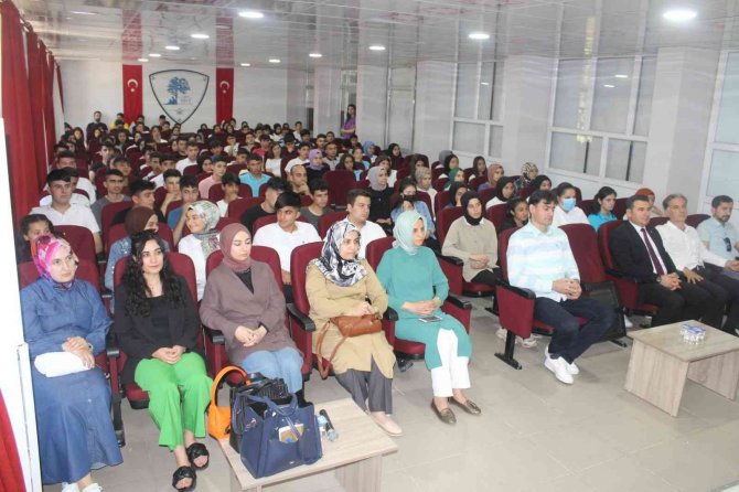 Başsavcı Durmaz Kariyer Günlerinde Öğrencilerle Buluştu