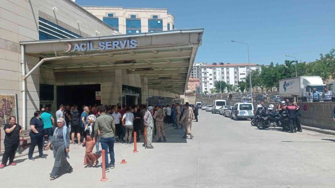 Bakan Soylu Açıkladı: "Siirt’te Mayın Patlamasında 1 Asker Şehit"