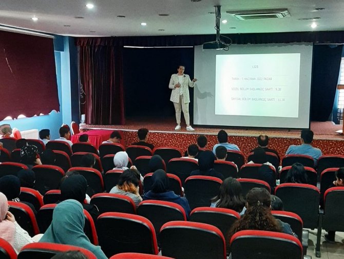 Sınav Stresi İle Başa Çıkmanın Formülleri Aktarıldı