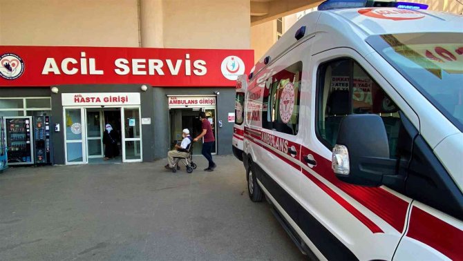 Alkol Alıp Çıktığı Villanın Çatısından Düştü