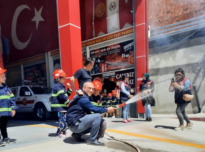 Minik İtfaiyeciler, Eğlenerek Öğreniyor