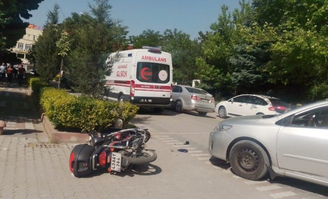 Tavşanlı’da Motosiklet İle Otomobil Çarpıştı: 1 Yaralı