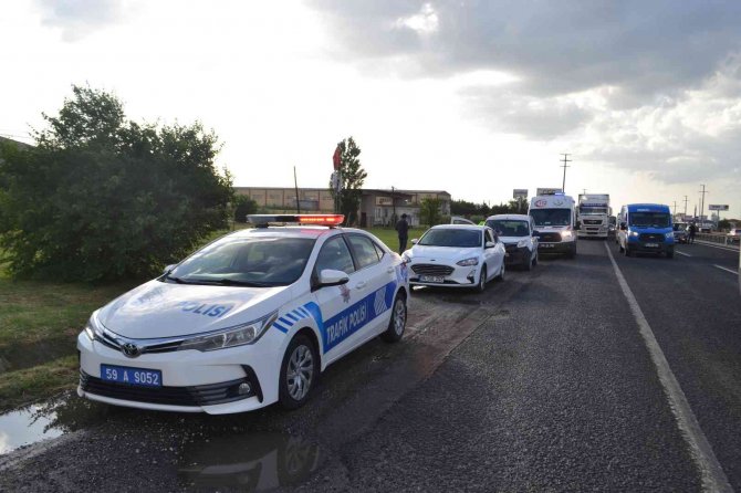 Tekirdağ’da 4 Araç Birbirine Girdi: 2 Yaralı