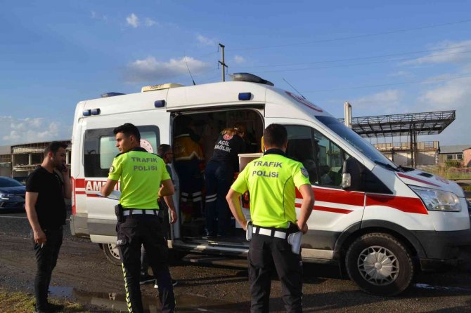 Tekirdağ’da 4 Araç Birbirine Girdi: 2 Yaralı