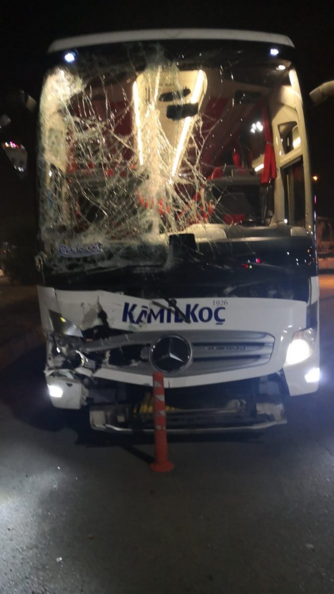Yolcular Dehşeti Yaşadı, O Anları Otobüsün İçinde Kaydettiler