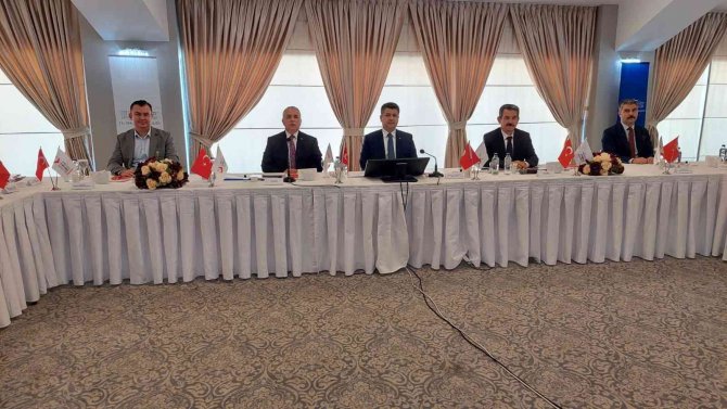 Düzensiz Göçü Önleme Toplantısı: 3 İlin Valisi Ve Asayiş Birimleri Çözüm Ve Öneri Masası Oluşturdu