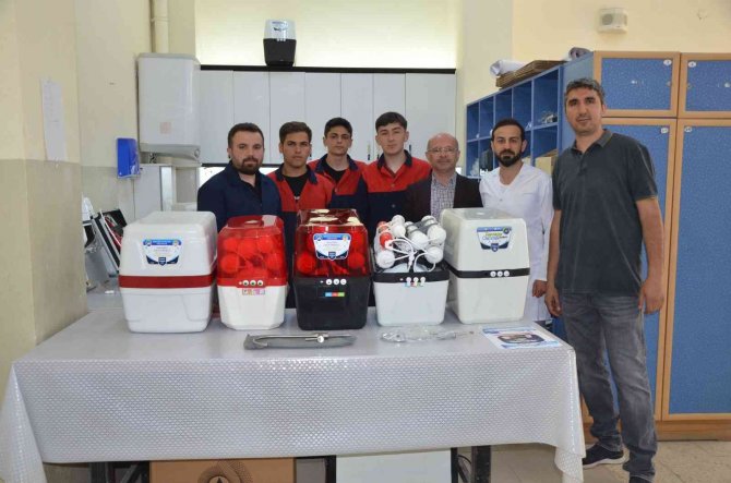 Lise Öğrencileri, Okulun Atölyesinde Su Arıtma Cihazı Üretti