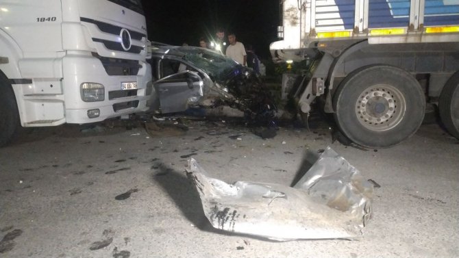 Sürat Yapan Otomobil, 2 Üniversite Öğrencisini Yaşamdan Kopardı