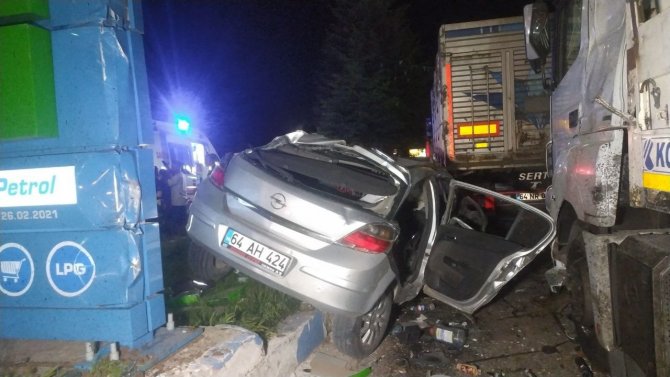 Sürat Yapan Otomobil, 2 Üniversite Öğrencisini Yaşamdan Kopardı