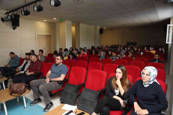 Van Büyükşehir Belediyesinin ‘Diyabet’ Konulu Seminerleri Devam Ediyor