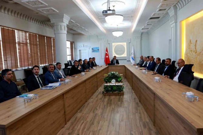 İ̇lçe Belediye Başkanları Bir Araya Geldi