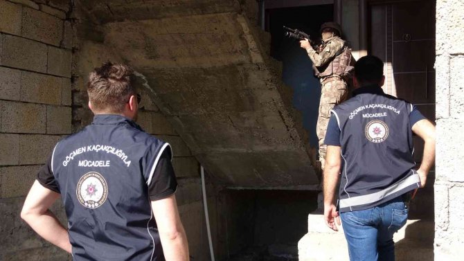 Van’da 12 Düzensiz Göçmen Yakalandı