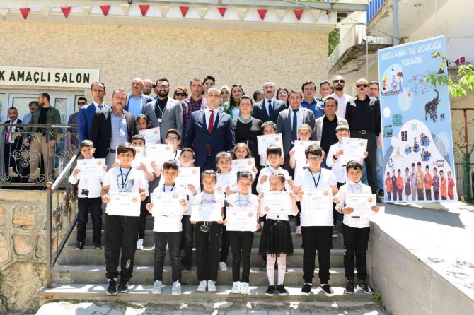 Çatak’ta ‘Robotik Ve Kodlama’ Sergisi Açıldı