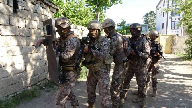 Van’da 12 Düzensiz Göçmen Yakalandı