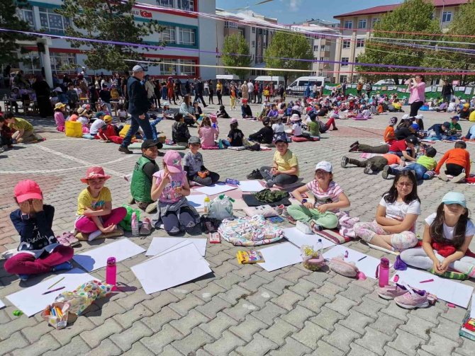 23 Şubat İ̇lkokulda Resim Şenliği