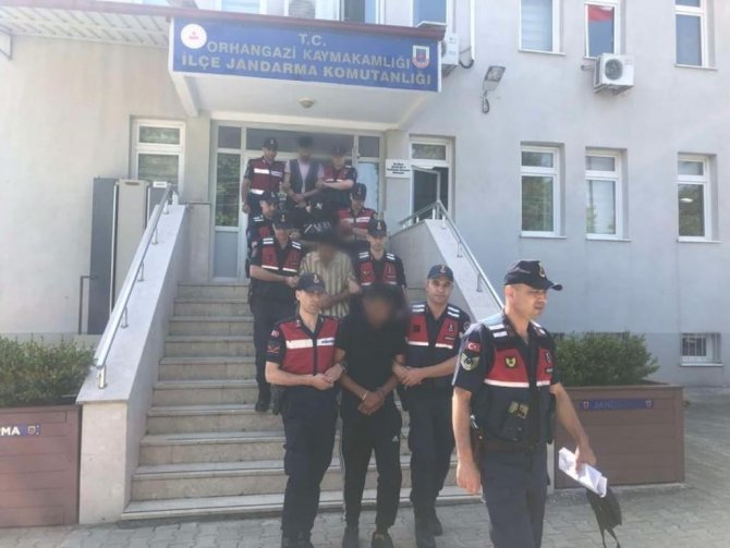 Bursa’da Bakır Kablo Yakan 4 Şüpheli Suçüstü Yakalandı