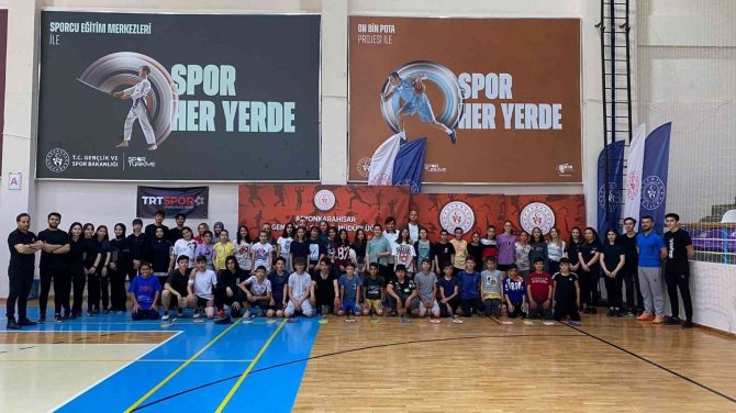 Badminton Mahalli Müsabakaları Tamamlandı