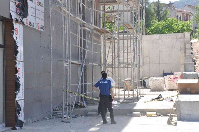 15’inci Kattan Beton Zemine Düşen İnşaat İşçisi Hayatını Kaybetti