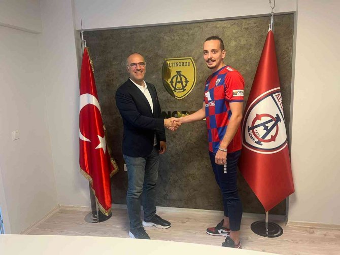 Bertuğ Bayar, Altınordu’da