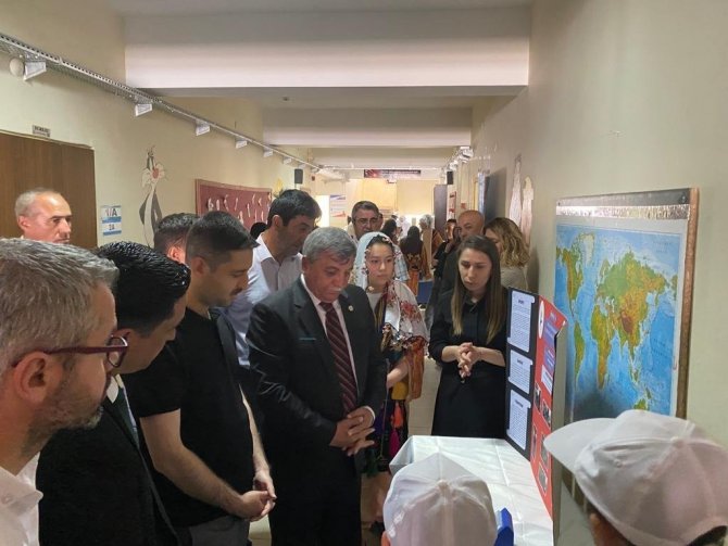 Altıntaş’ta Bilim Fuarı Şenliği
