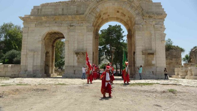 Anavarza Antik Kentinde Mehter Sesleri Yükseldi