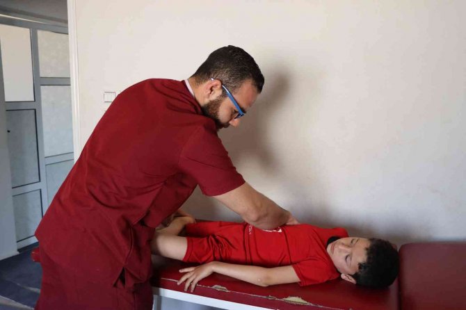 Suriye’deki Fizik Tedavi Merkezinde Savaşın Yaraları Sarılıyor