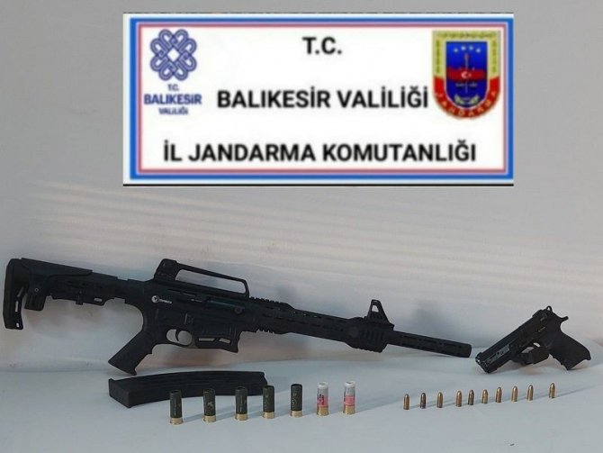 Balıkesir’de Jandarmadan Asayiş Ve Uyuşturucu Operasyonu