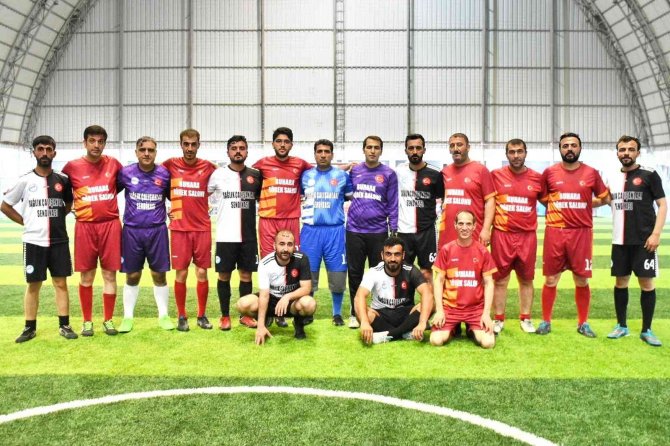 Bingöl’de Sağlıkçılar Futbol Turnuvası İle Moral Buluyor
