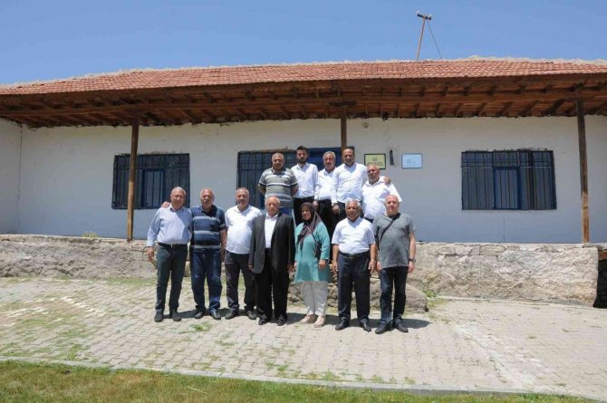 Neşet Ertaş’ın Kız Kardeşi Nadiye Ertuğrul: "Abimin Kabul Etmediği Filmi Biz De İstemiyoruz"