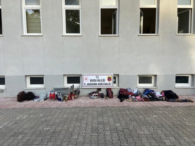 Bursa’da Bakır Kablo Yakan 4 Şüpheli Suçüstü Yakalandı