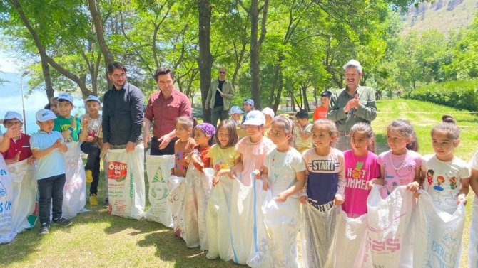 Kaymakam Vural, Çocuklarla Birlikte Çuval Yarışı Yaptı