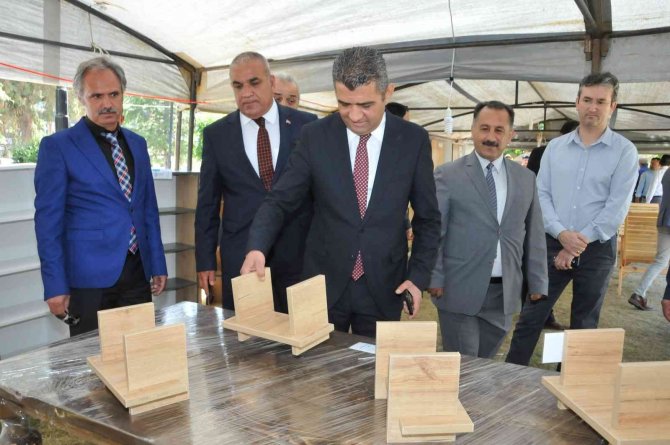 Acıpayamlı Öğrenciler Hünerlerini Yılsonu Sergisinde Görücüye Çıkardı