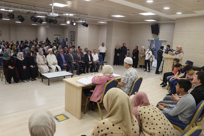 Diyanet İ̇şleri Başkanı Erbaş, Görme Engelli Hafızlık Öğrencilerinin Yıl Sonu Etkinliğine Katıldı