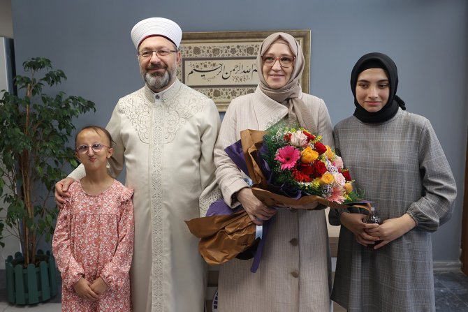 Diyanet İ̇şleri Başkanı Erbaş, Görme Engelli Hafızlık Öğrencilerinin Yıl Sonu Etkinliğine Katıldı