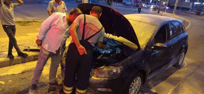 Seyir Halindeyken Alev Aldı, Faciayı İtfaiye Ekibi Engelledi