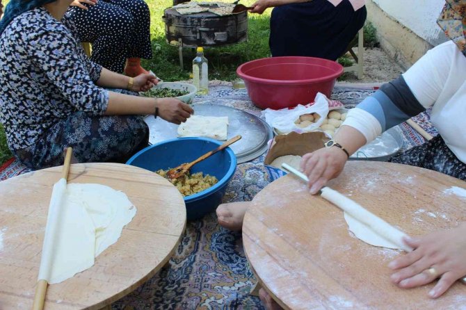 Öğrenciler Köyleri Geziyor