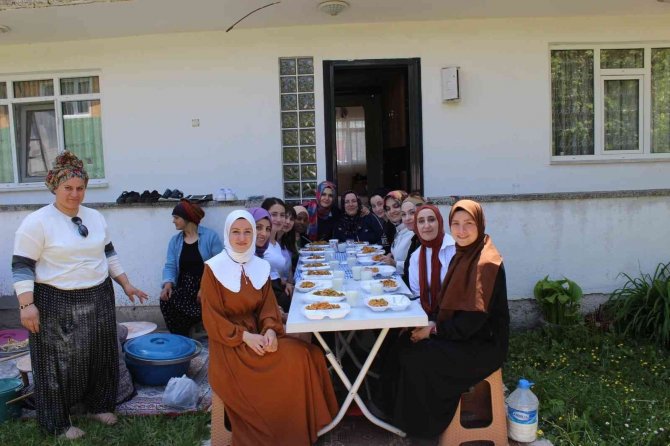 Öğrenciler Köyleri Geziyor