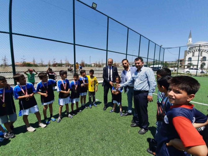 Yazıkonak Belediyesi Sponsor Oldu, Öğrenciler Futbol Turnuvasıyla Eğlendi