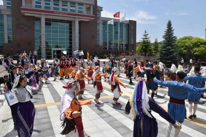 Esogü’de Üniversiteler Arası Halk Dansları Ve Müzik Festivali Başladı