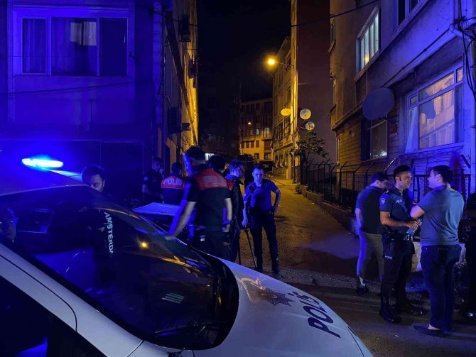Fatih’te Satırlı Saldırganlar Ortalığı Birbirine Kattı, 1 Kişi Vurularak Yakalandı