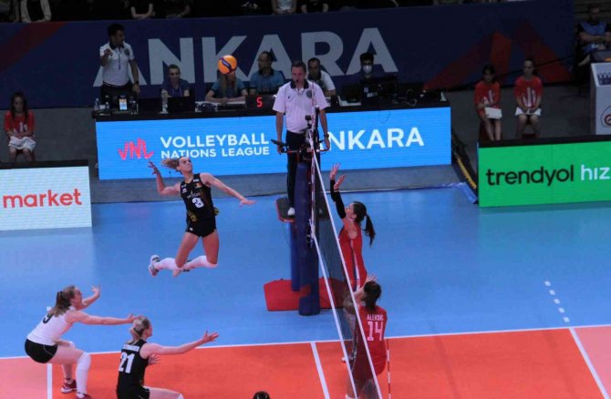 Fıvb Milletler Ligi: Belçika: 1 - Sırbistan: 3