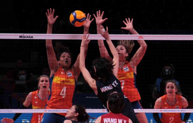 Fıvb Milletler Ligi: Çin: 3 - Hollanda: 1