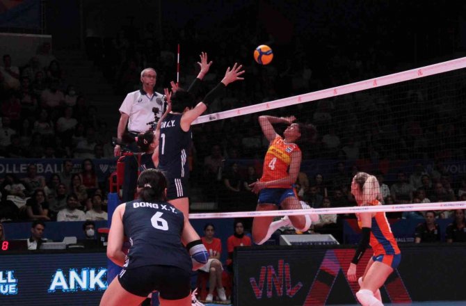 Fıvb Milletler Ligi: Çin: 3 - Hollanda: 1