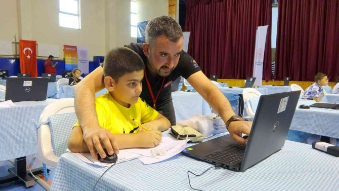 Öğrenciler Deneyap Teknoloji Atölyesi’nde Eğitim Almak İçin Yarışıyor