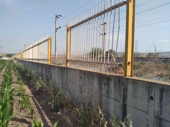 Tren Yolu Korkuluklarını Çalan Hırsızlar Tutuklandı