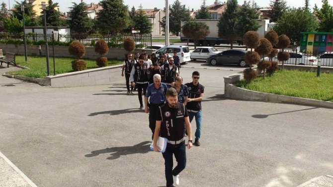 Uyuşturucu Operasyonunda 9 Şüpheli Adliyeye Sevk Edildi