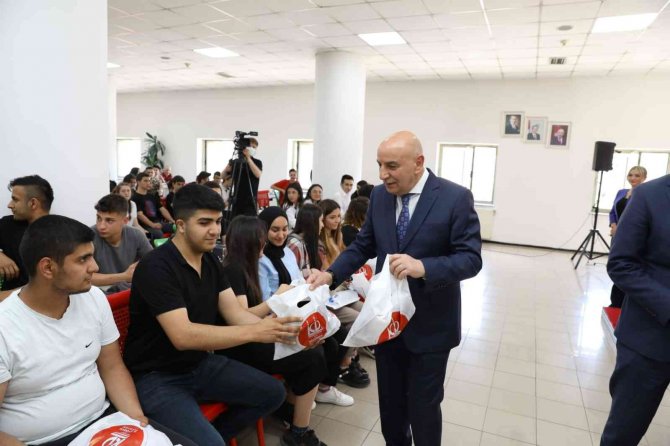 Başkan Altınok Stajyer Öğrencilerle Buluştu