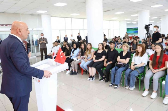 Başkan Altınok Stajyer Öğrencilerle Buluştu