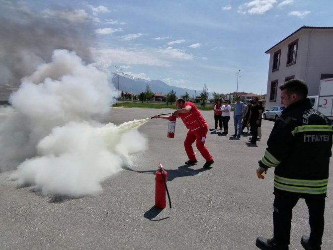 Kızılay Çalışanlarına Yangın Eğitimi